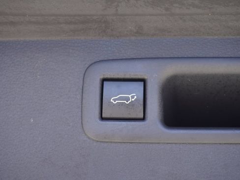 Used 2023 Toyota Highlander XLE FWD image 10