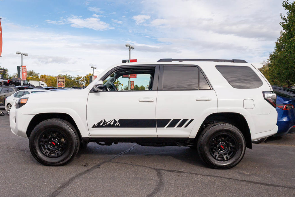 Used 2021 Toyota 4Runner SR5 Premium w/ Moonroof Package AWD/4WD image 13