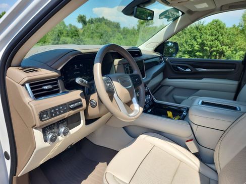 Certified 2022 GMC Yukon XL Denali AWD/4WD image 16