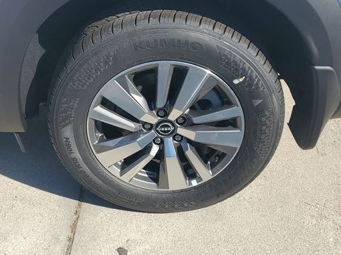 New 2026 Nissan Pathfinder SL FWD image 3