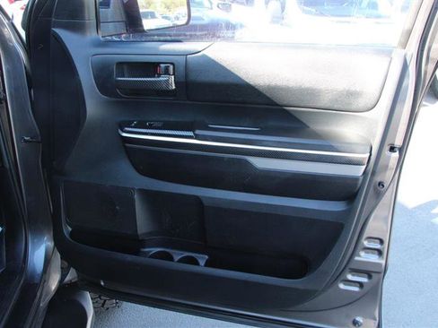Used 2015 Toyota Tundra SR5 w/ TRD Off Road Package image 20