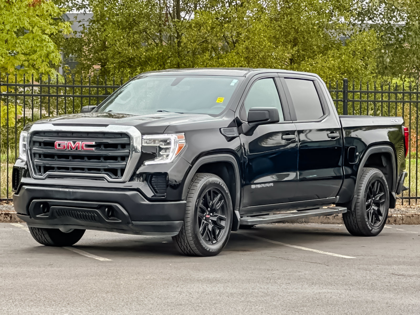 Used 2021 GMC Sierra 1500 4x4 Crew Cab w/ Sierra Value Package image 7