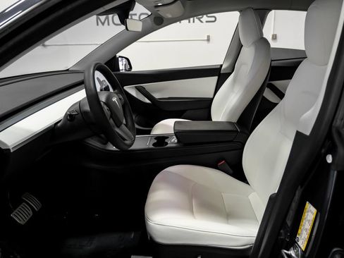 Used 2022 Tesla Model Y Performance AWD/4WD image 4