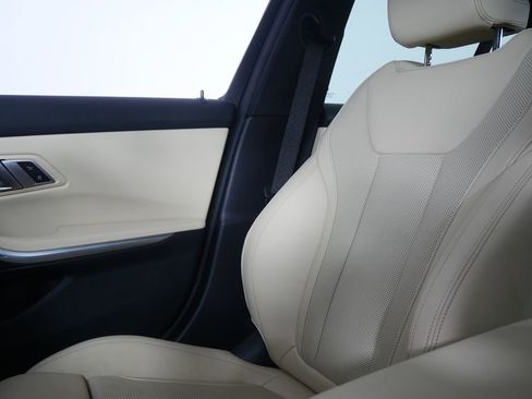 Used 2023 BMW 330i Sedan w/ Premium Package RWD image 18