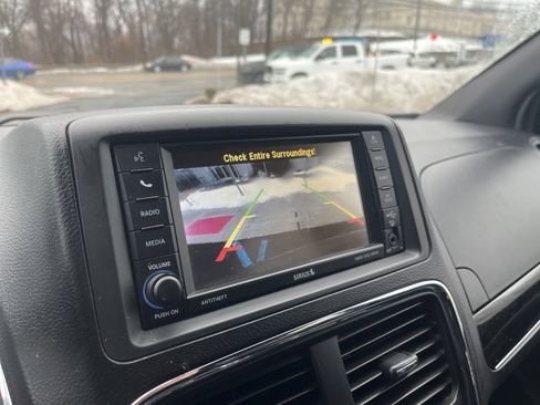 Used 2017 Dodge Grand Caravan SXT w/ Blacktop Package image 6