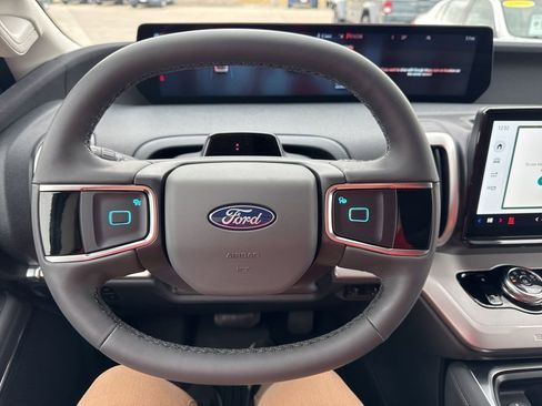 New 2026 Ford Expedition Active image 10