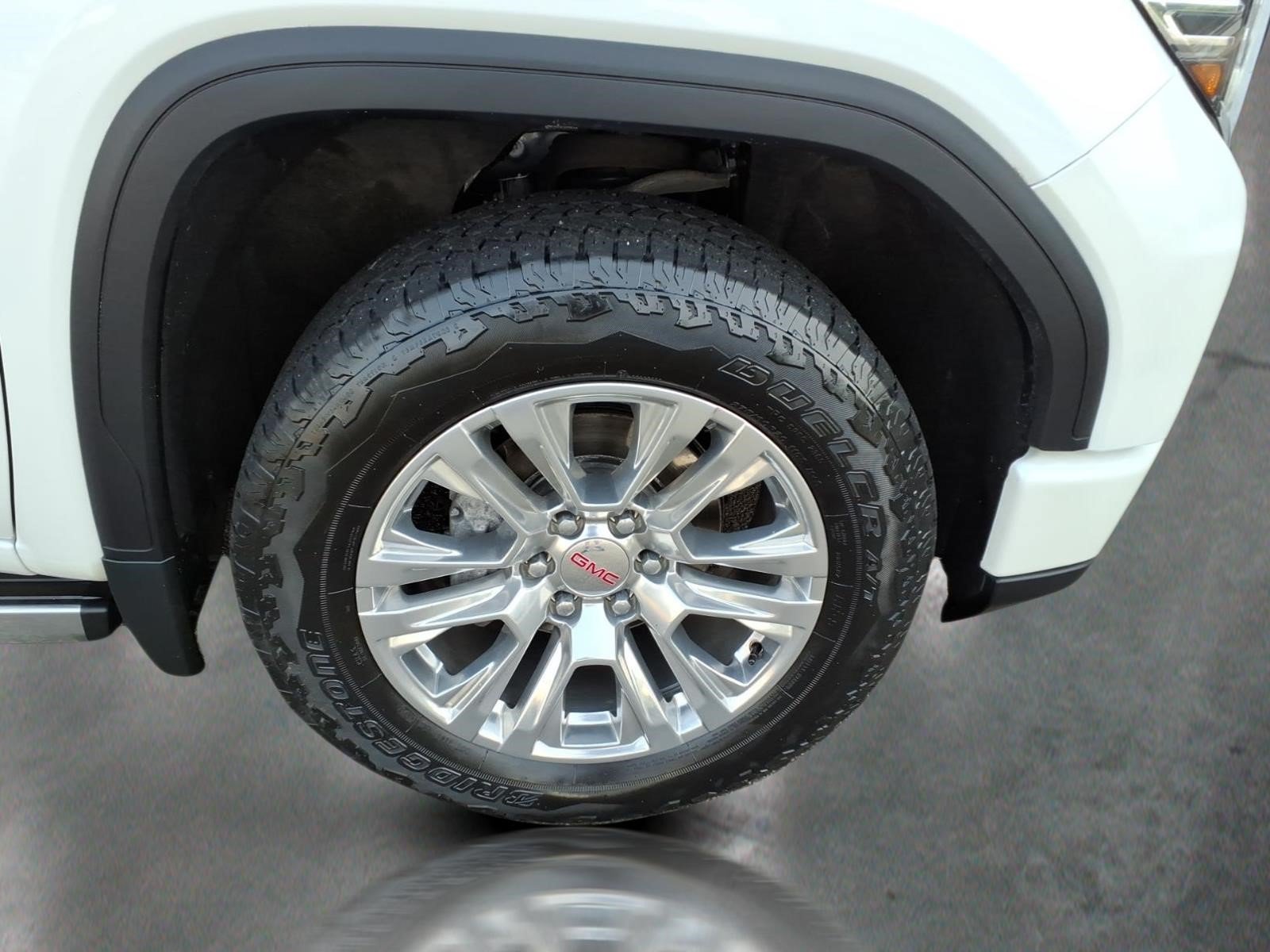 Used 2024 GMC Sierra 1500 Denali w/ Technology Package AWD/4WD image 10