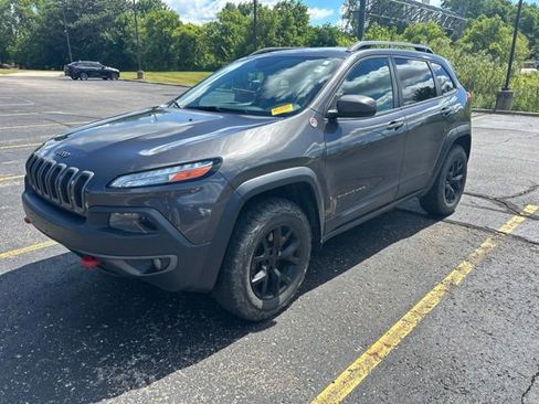 Used 2016 Jeep Cherokee Trailhawk w/ Cold Weather Group AWD/4WD image 1