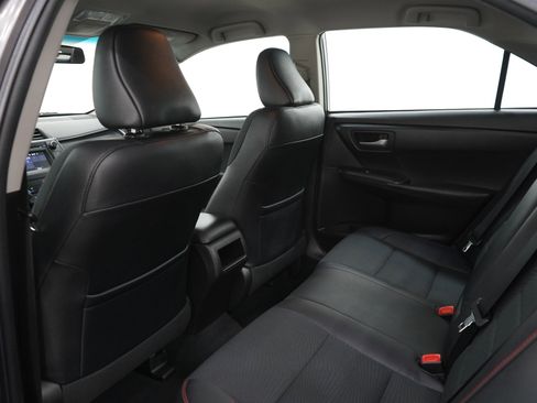 Used 2016 Toyota Camry SE image 16