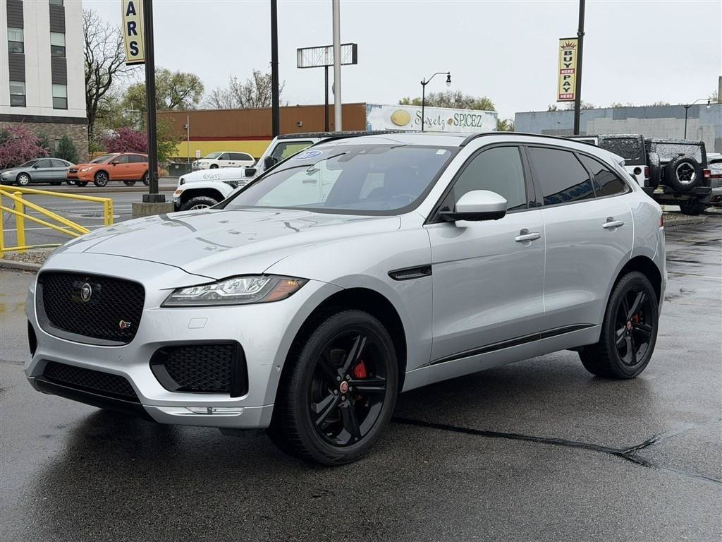 Used 2017 Jaguar F-PACE S AWD/4WD image 3