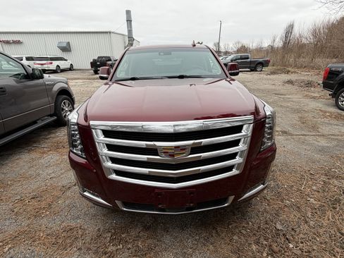 Used 2019 Cadillac Escalade Premium Luxury image 3