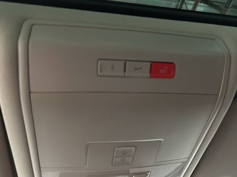 Used 2023 Volkswagen Atlas SEL Premium image 12