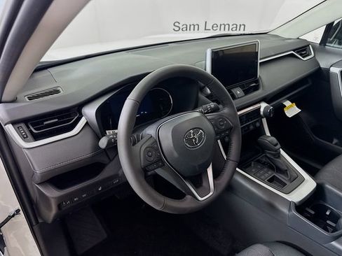 New 2025 Toyota RAV4 XLE image 9