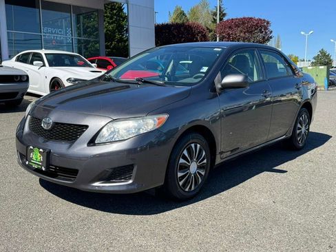 Used 2010 Toyota Corolla LE FWD image 2