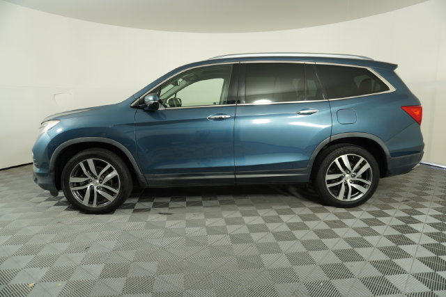 Used 2017 Honda Pilot Touring image 4