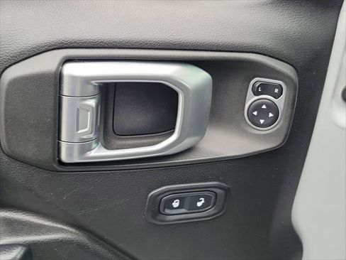 Certified 2019 Jeep Wrangler Unlimited Sport S AWD/4WD image 6