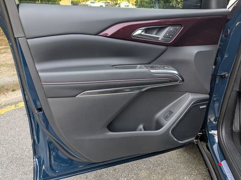New 2027 Chevrolet Traverse RS FWD image 9