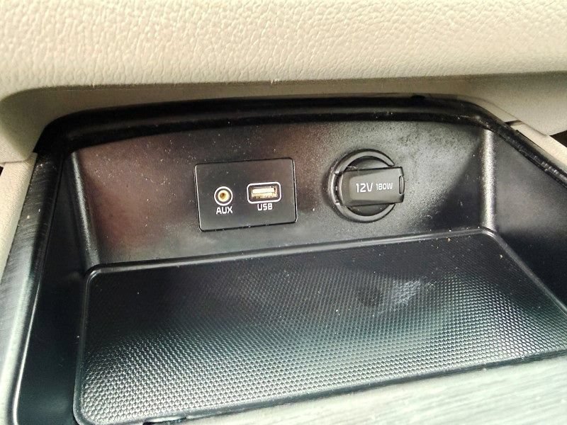 Used 2019 Kia Sedona LX FWD image 26