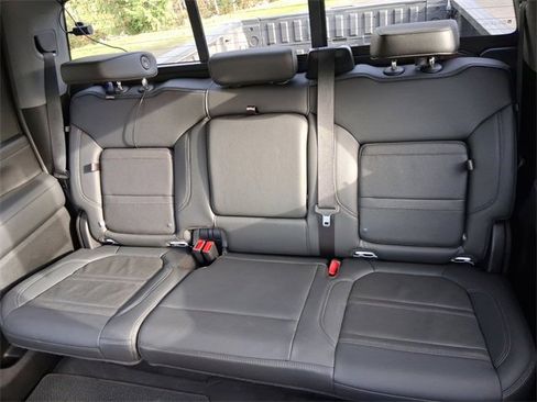 Used 2023 GMC Sierra 3500 Denali image 13