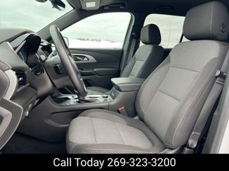 Certified 2023 Chevrolet Traverse LT w/ Rear Camera Mirror Package video 3