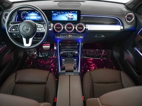 Certified 2022 Mercedes-Benz GLB 250 4MATIC image 13