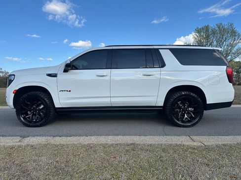 Used 2023 GMC Yukon XL AT4 image 8
