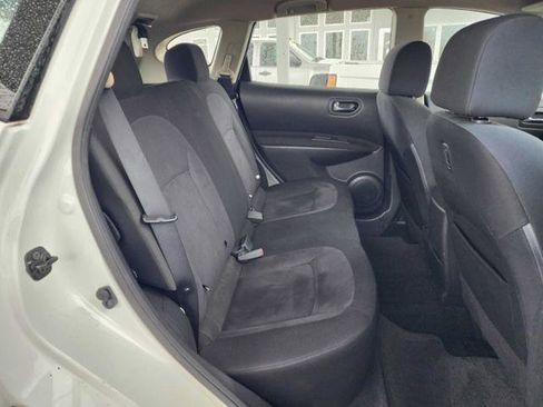 Used 2014 Nissan Rogue S image 16