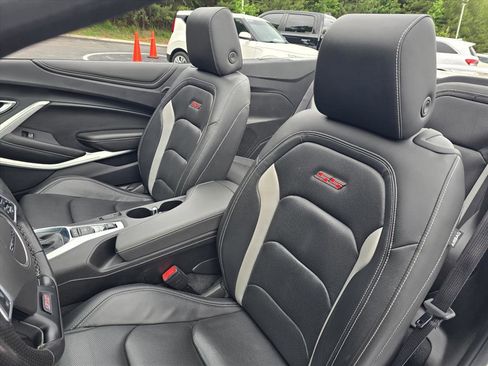 Used 2022 Chevrolet Camaro SS RWD image 13