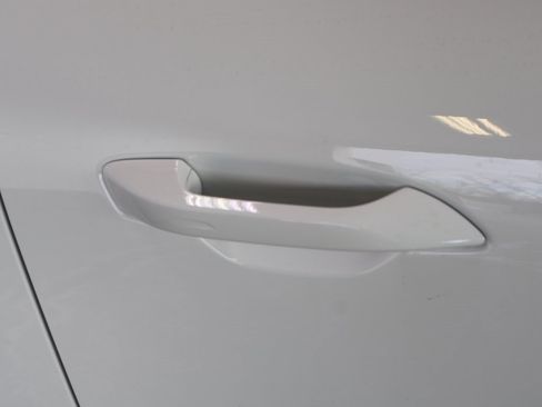 Used 2025 Porsche Macan 4S Electric image 16