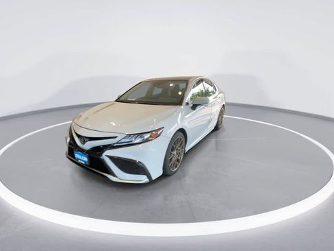 Used 2022 Toyota Camry XSE AWD/4WD image 4