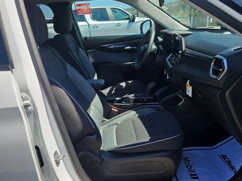 Used 2026 Chevrolet TrailBlazer LT AWD/4WD image 27