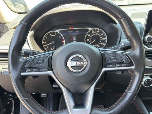Used 2024 Nissan Altima 2.5 SR FWD image 20