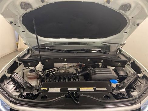 Used 2021 Volkswagen Atlas Cross Sport SEL Premium image 31