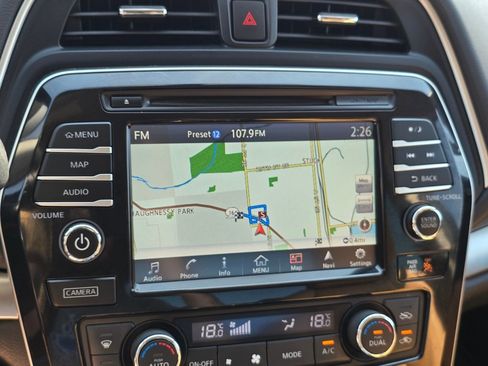 Used 2016 Nissan Maxima SR FWD image 7