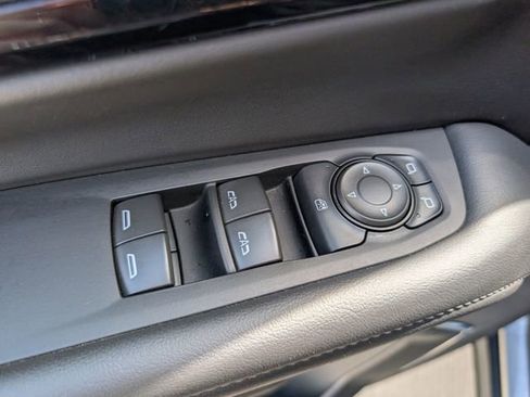 Used 2025 Chevrolet Suburban Z71 AWD/4WD image 20