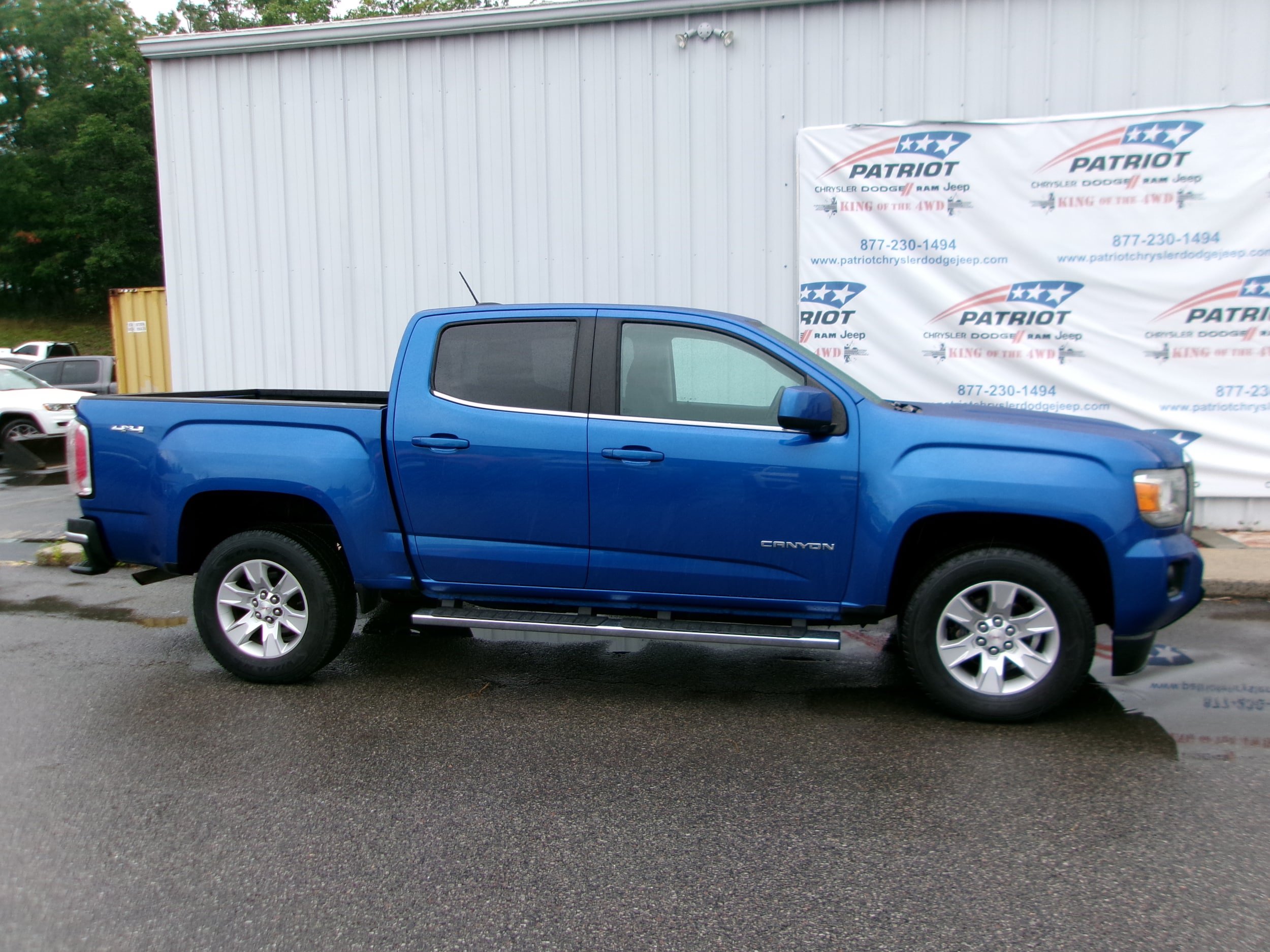 Used 2018 GMC Canyon SLE w/ SLE Convenience Package AWD/4WD image 3