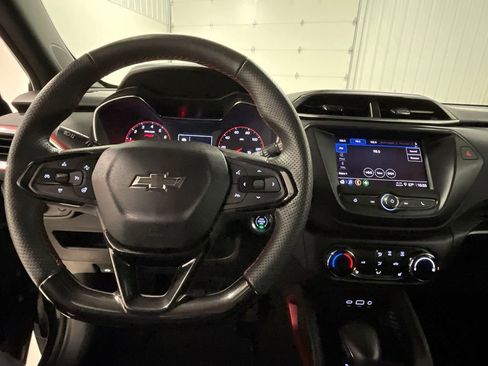 Used 2023 Chevrolet TrailBlazer RS FWD image 36