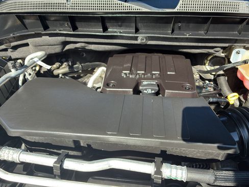 Used 2023 Chevrolet Silverado 1500 LT AWD/4WD image 20