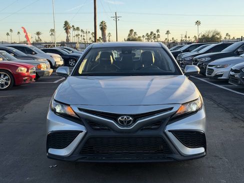 Used 2021 Toyota Camry SE image 16