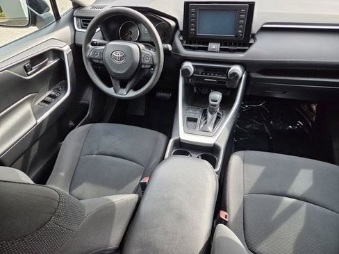 Used 2019 Toyota RAV4 LE FWD image 30