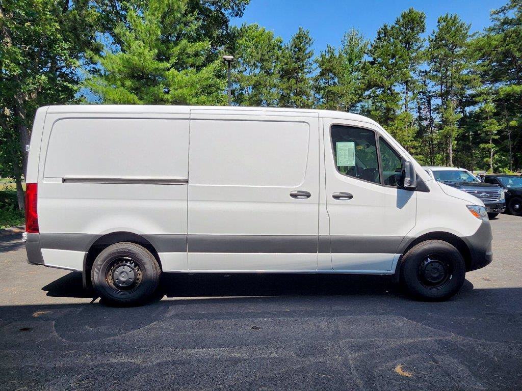 Used 2025 Mercedes-Benz Sprinter 2500 image 6