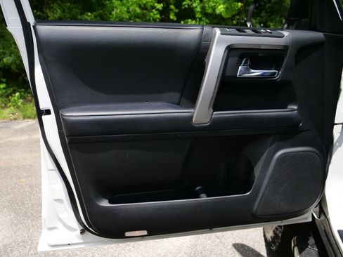 Used 2020 Toyota 4Runner SR5 Premium AWD/4WD image 22