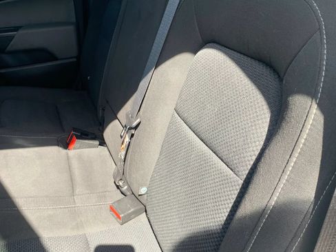 Used 2020 Chevrolet Colorado LT RWD image 12