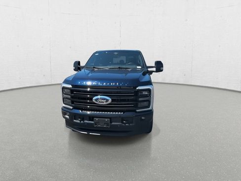 Used 2025 Ford F250 Platinum AWD/4WD image 3