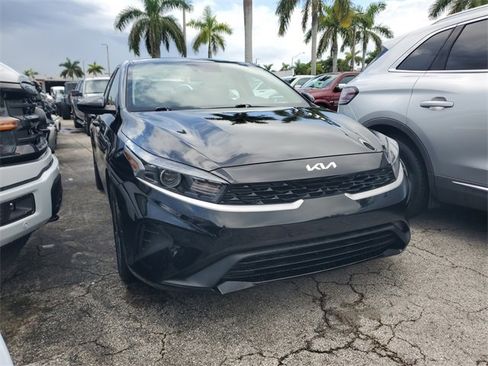 Used 2023 Kia Forte LXS image 2