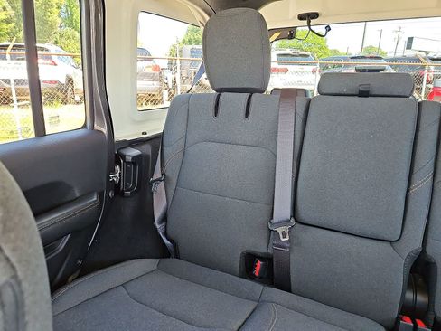 Used 2025 Jeep Wrangler Unlimited Sahara w/ Safety Group AWD/4WD image 13