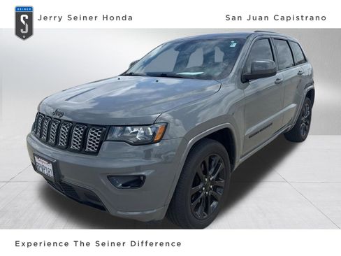 Used 2020 Jeep Grand Cherokee Altitude RWD image 1