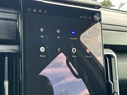 New 2025 GMC Acadia Elevation image 17