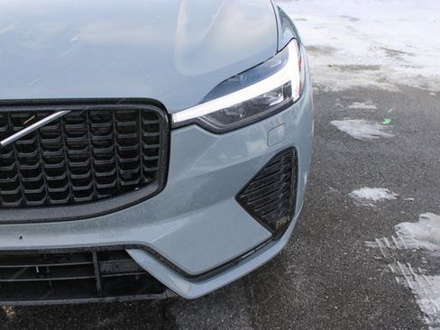 Used 2025 Volvo XC60 B5 Plus image 43