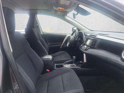 Used 2018 Toyota RAV4 XLE FWD image 20